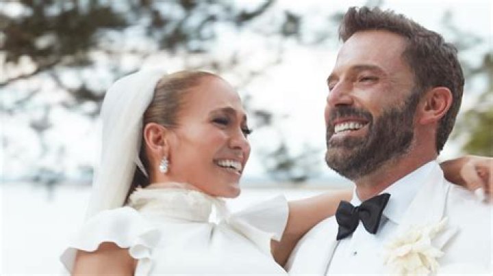 
Actress Jennifer Lopez and Ben Affleck wedding Viral Pics and Video on Twitter, Reddit 
