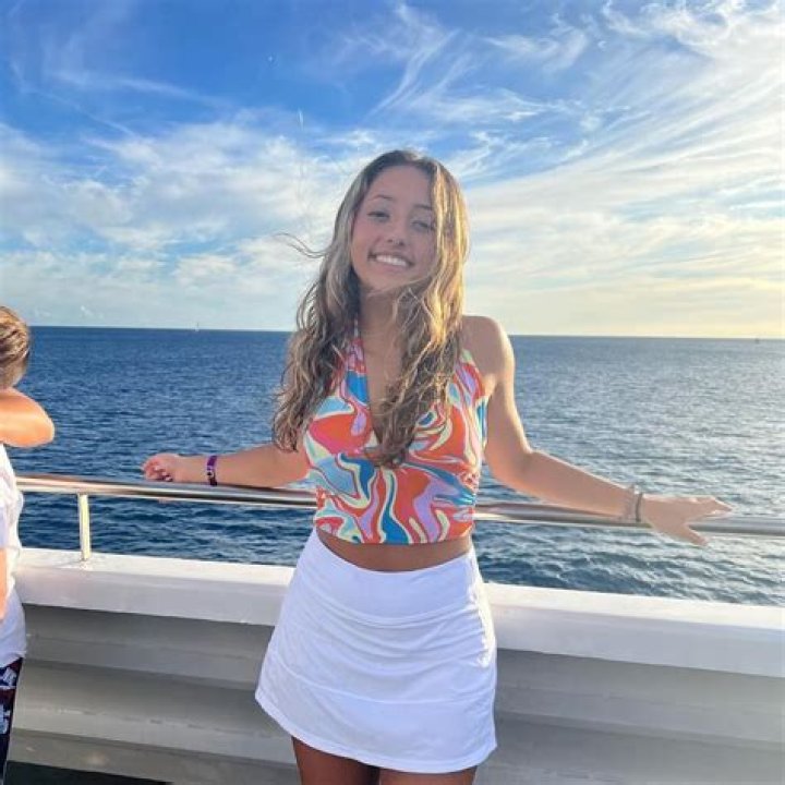Alexis Ryan Height, Weight, Net Worth, Age, Wiki, Who, Instagram, Biography