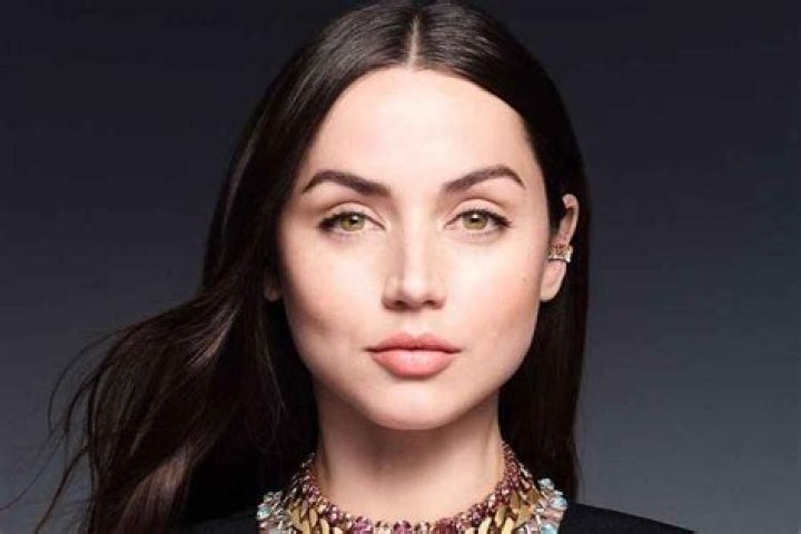 
Anna Deforest Height, Weight, Net Worth, Age, Birthday, Wikipedia, Who, Nationality, Biography 