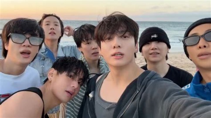 
BTS’ Jung Kook’s 30+ songs surprise Weverse Live karaoke playlist: Hypeboy, Still Life, and more 