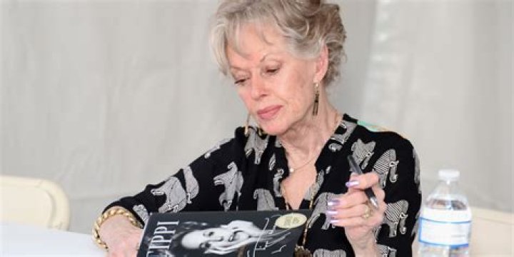 Deborah Elizabeth Sawyer Height, Weight, Net Worth, Age, Birthday, Wikipedia, Who, Instagram, Biography