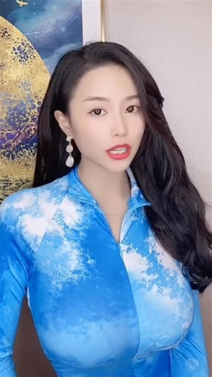  Echo Yue