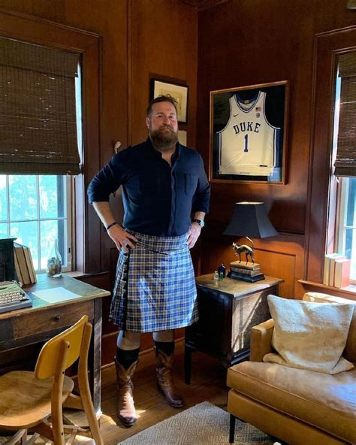 
HGTV Fans Are Thirsting After ‘Home Town’ Star Ben Napier as He Shows Off His Custom Kilt 