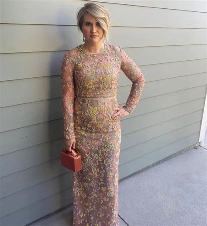 Jillian Bell Height, Weight, Net Worth, Age, Birthday, Wikipedia, Who, Nationality, Biography