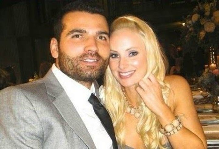 
Joey Votto is not Married to Wife. Dating Girlfriend: Jeanne Paulus 