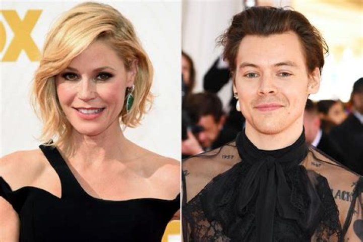 
‘Modern Family’ ‘s Julie Bowen Says She Identifies as ‘Straight’ but Was Once ‘in Love with a Woman’ 
