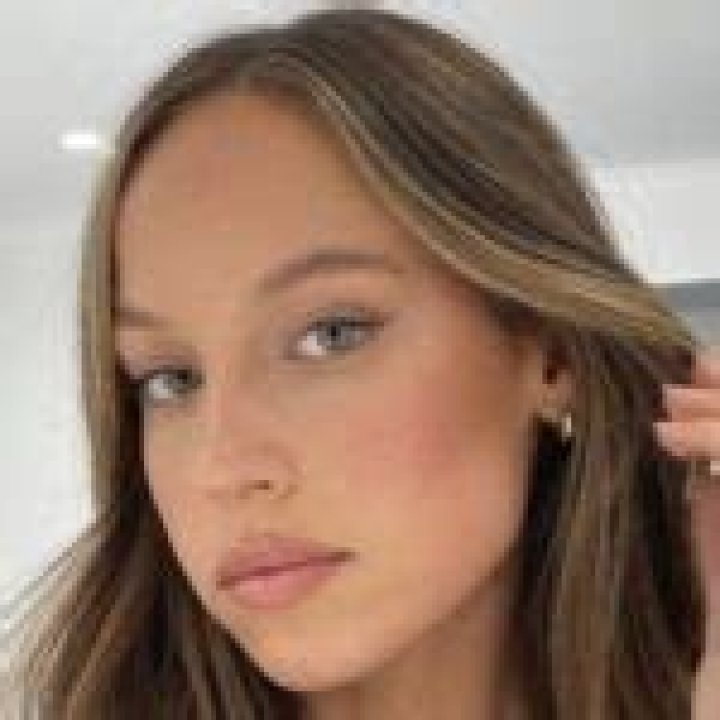 
Olivia Mathers Height, Weight, Net Worth, Age, Birthday, Wikipedia, Who, Nationality, Biography 
