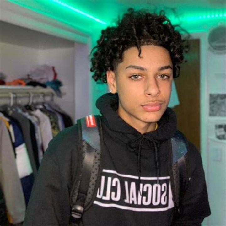 
Saucy Aj Biography, Age, Boyfriend, Height, Net Worth 