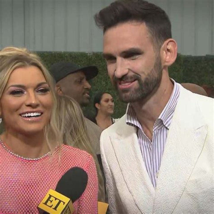 
‘Summer House’s Carl Radke and Lindsay Hubbard Are Engaged 