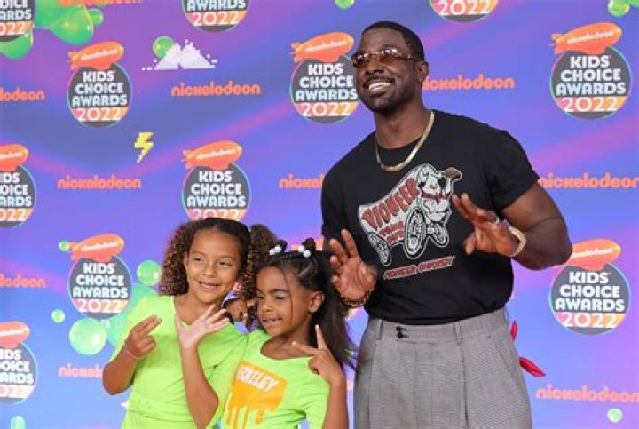 
Who are Kid Cudis Parents? Kid Cudi Biography, Parents Name, Nationality and More 