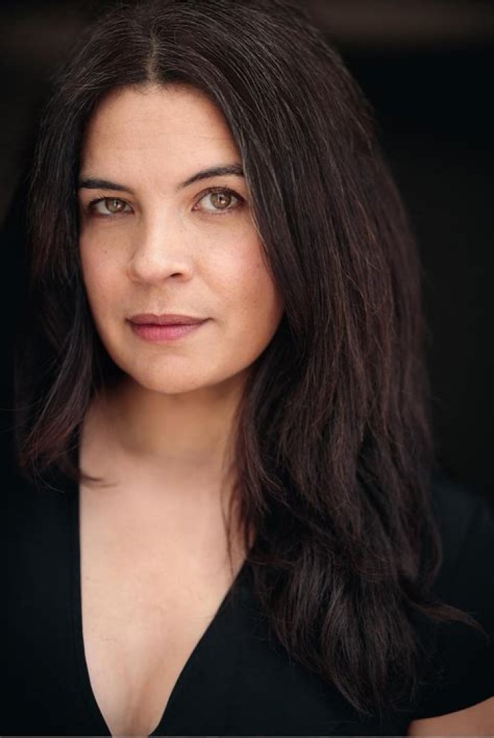 Zuleikha Robinson Height, Weight, Net Worth, Age, Birthday, Wikipedia, Who, Nationality, Biography